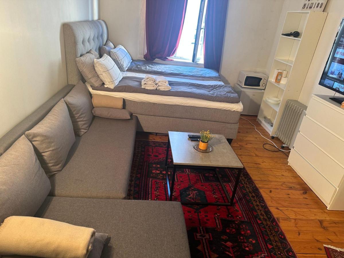 Lovely Private In By Royal Palace At *